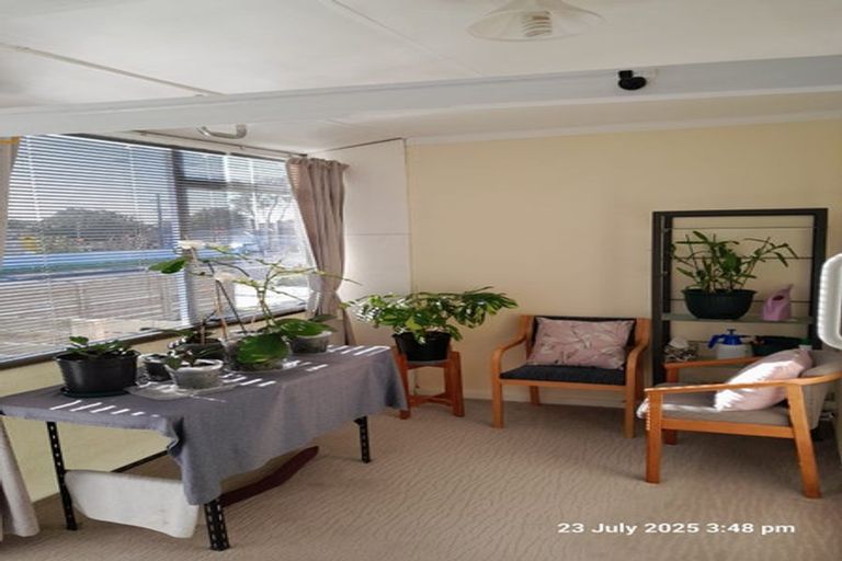 Photo of property in 2b Barbary Avenue, Kelston, Auckland, 0602