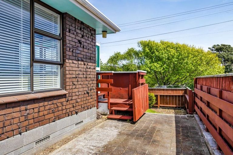 Photo of property in 1/7 Mahoe Street, Strandon, New Plymouth, 4312