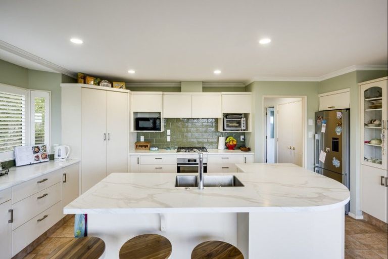 Photo of property in 76a Churchill Drive, Taradale, Napier, 4112