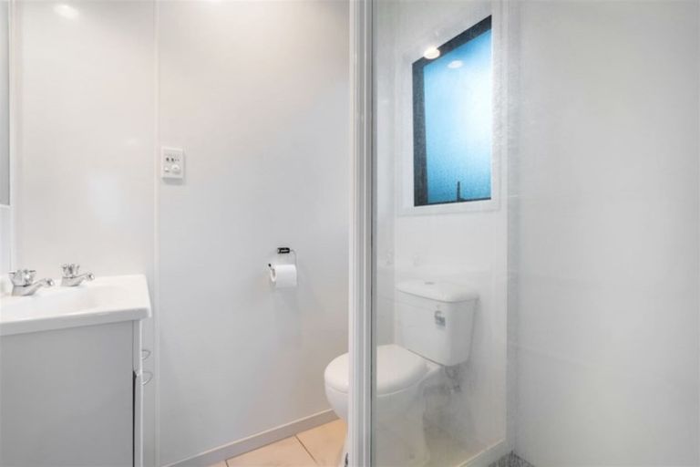 Photo of property in 4122a Great North Road, Glen Eden, Auckland, 0602