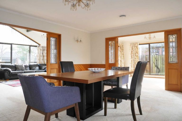 Photo of property in 22 Apsley Drive, Russley, Christchurch, 8042