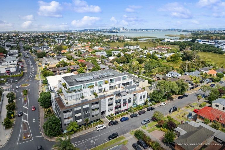 Photo of property in Maison Apartments, 107/16 Huron Street, Takapuna, Auckland, 0622