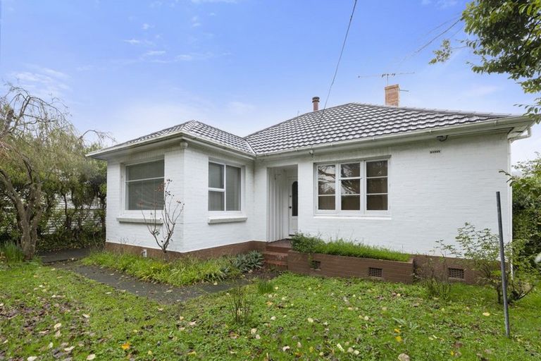 Photo of property in 102 Naenae Road, Naenae, Lower Hutt, 5011