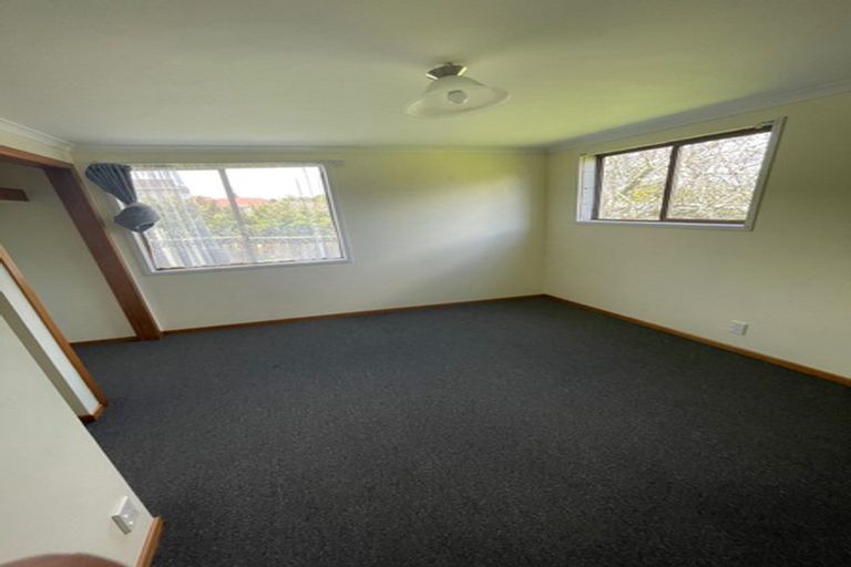 Photo of property in 140 Waimumu Road, Massey, Auckland, 0614