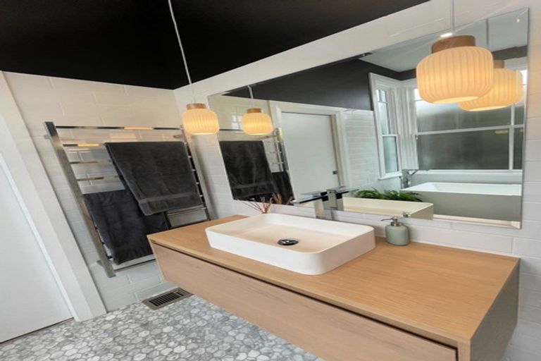 Photo of property in 22 Plunket Street, Kelburn, Wellington, 6012