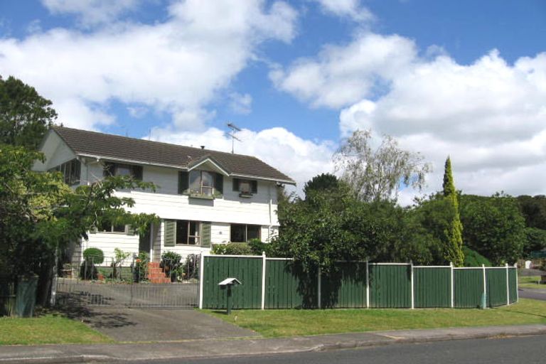 Photo of property in 2/2 Eugen Place, Bayview, Auckland, 0629