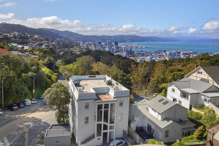 Photo of property in 2 Brooklyn Terrace, Brooklyn, Wellington, 6021