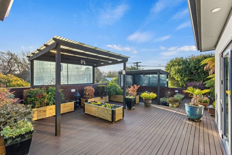 Photo of property in 2 Whaka Terrace, Huntsbury, Christchurch, 8022