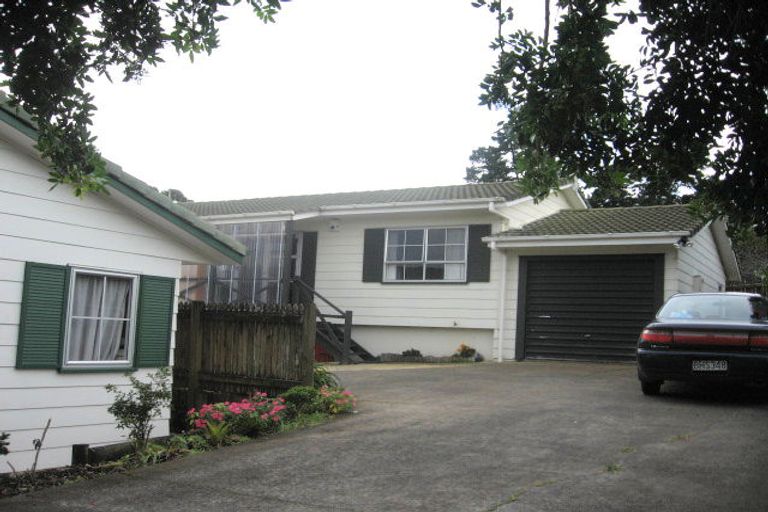 Photo of property in 1/4 Glenshee Place, Highland Park, Auckland, 2010