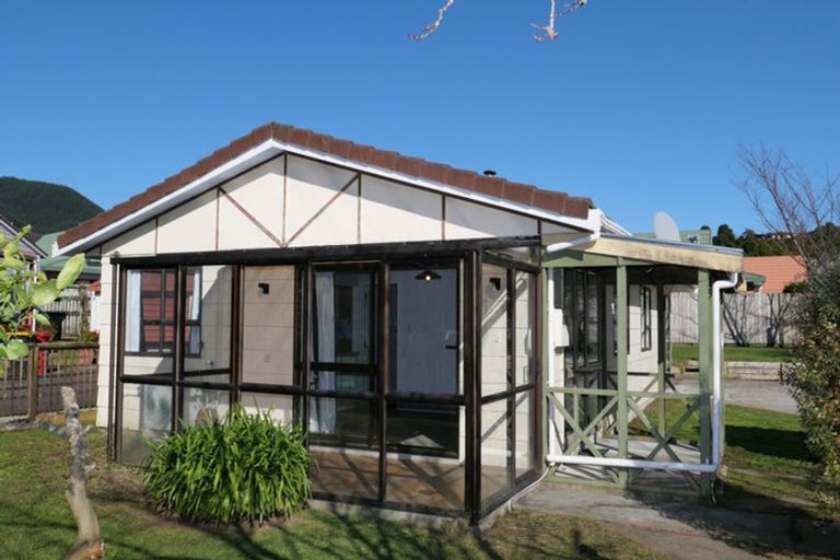 Photo of property in 13 Redwood Close, Paraparaumu, 5032
