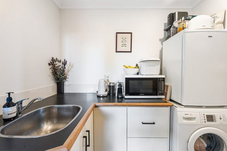 Photo of property in 36 Beauvoir Avenue, Matakatia, Whangaparaoa, 0930