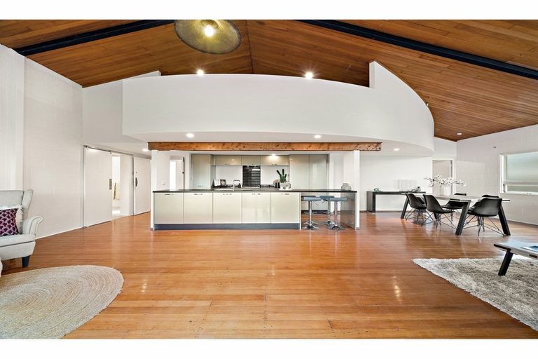 Photo of property in 77 Glenfield Crescent, Mairehau, Christchurch, 8052