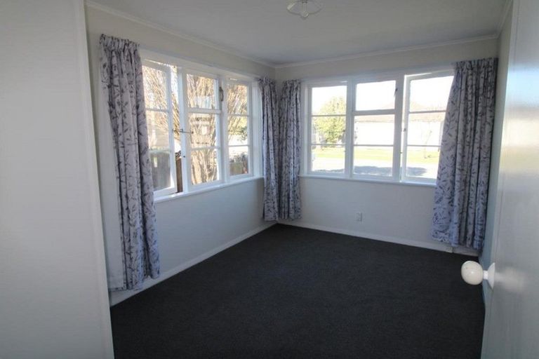 Photo of property in 30 Bateman Avenue, Bryndwr, Christchurch, 8053