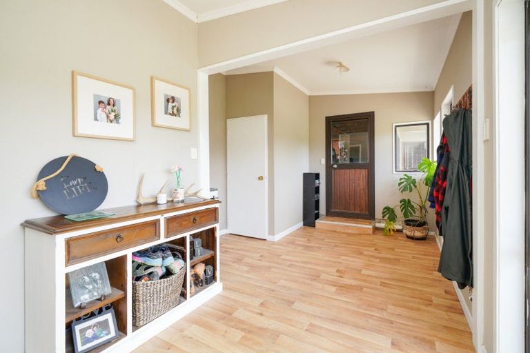 Photo of property in 164 Cameron Road, Lochiel, Winton, 9781