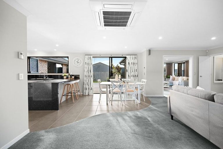 Photo of property in 6 Compton Grove, Huntington, Hamilton, 3210