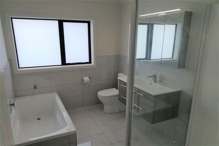 Photo of property in 28 Manor Park Road, Manor Park, Lower Hutt, 5019