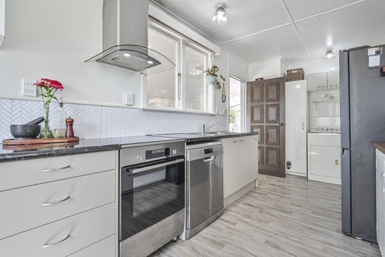 Photo of property in 209 Tudor Avenue, Mayfair, Hastings, 4122