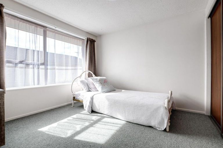 Photo of property in 1/57 Sarabande Avenue, Redwood, Christchurch, 8051