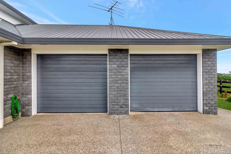 Photo of property in 61 Whatapaka Road, Karaka, Papakura, 2580