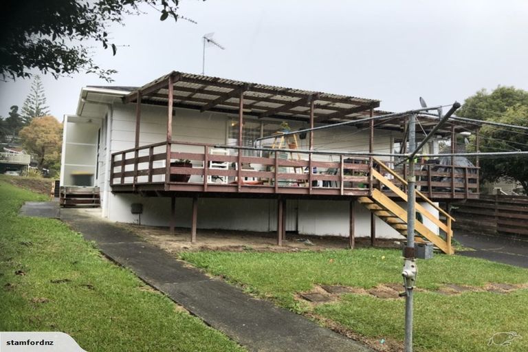 Photo of property in 15 The Grove, Titirangi, Auckland, 0604