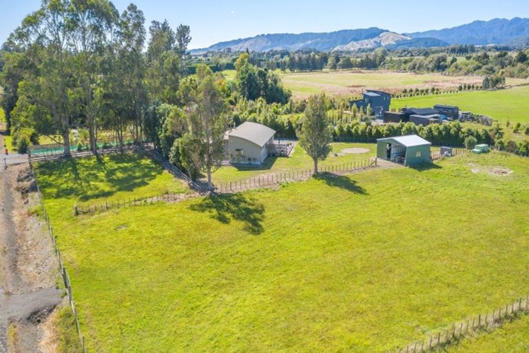 Photo of property in 523 Arapaepae Road, Ohau, Levin, 5570
