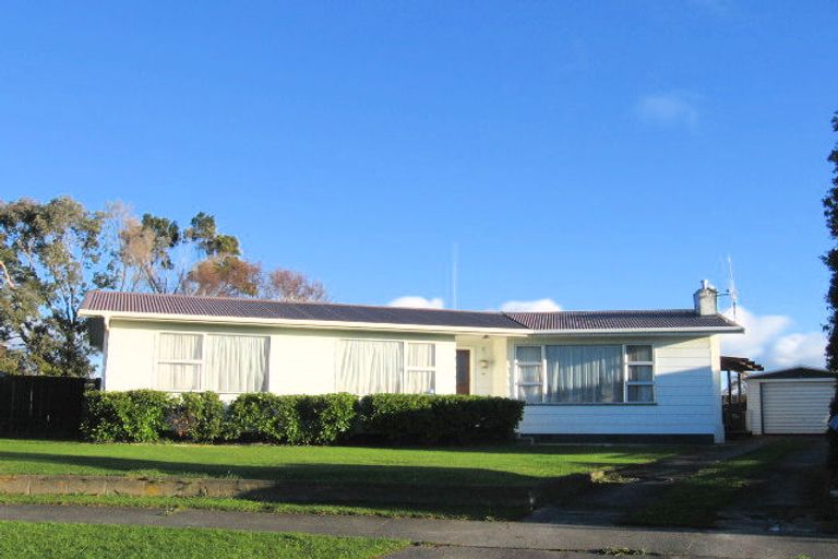 Photo of property in 28 Dunk Place, Milson, Palmerston North, 4414