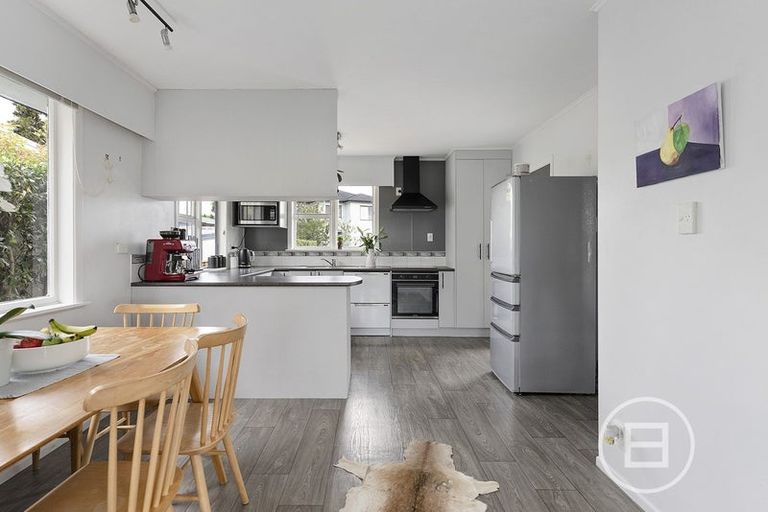 Photo of property in 260 Hepburn Road, Glendene, Auckland, 0602