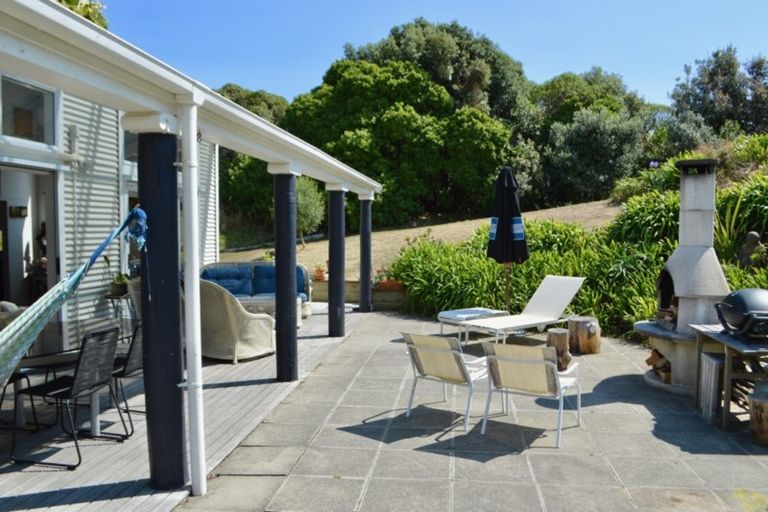 Photo of property in 100 Paetawa Road, Peka Peka, Waikanae, 5391