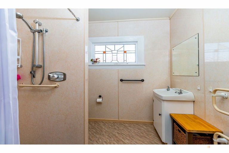 Photo of property in 76 Shearman Street, Waimate, 7924