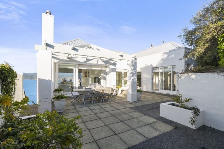 Photo of property in 81 Seatoun Heights Road, Seatoun, Wellington, 6022