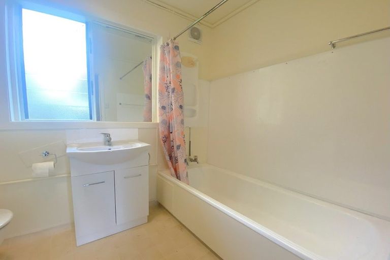 Photo of property in 6/131 Glenmore Street, Kelburn, Wellington, 6012