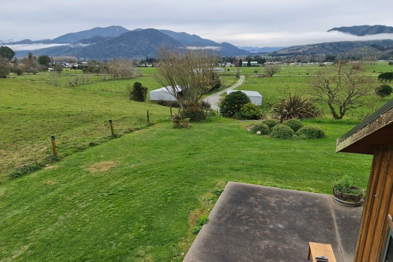 Photo of property in 72 Hotham Street, Murchison, 7007