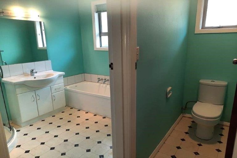 Photo of property in 2/38 Delaware Crescent, Russley, Christchurch, 8042