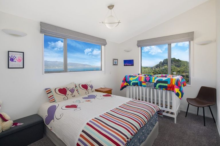 Photo of property in 32 View Road, Houghton Bay, Wellington, 6023