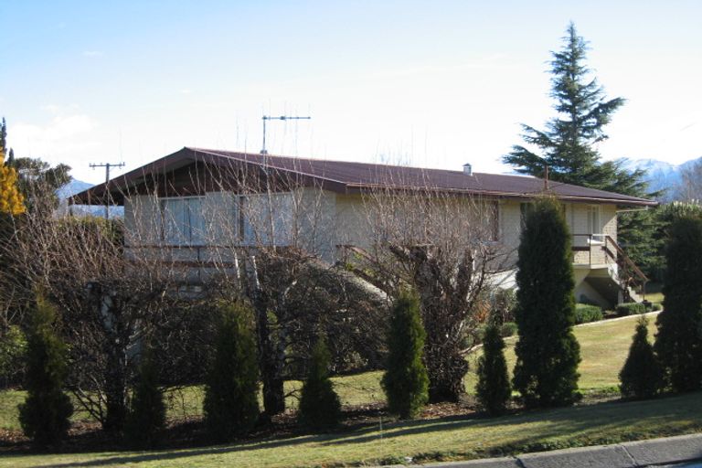 Photo of property in 6 Totara Terrace, Wanaka, 9305