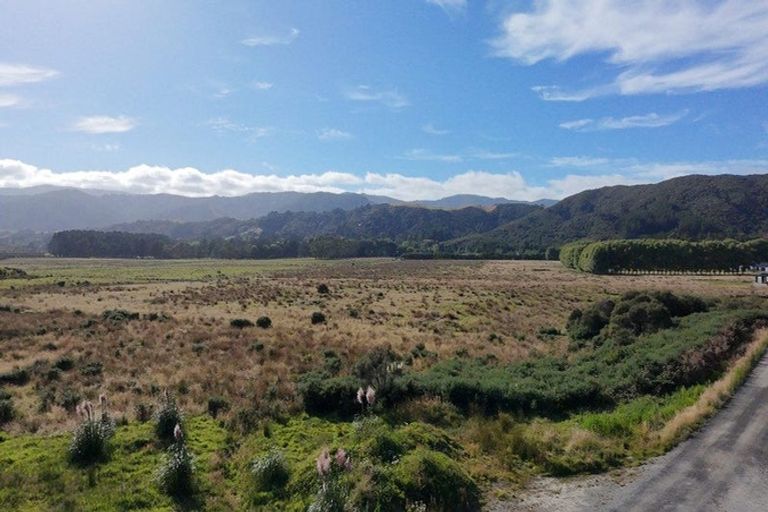 Photo of property in 7 Margaret Mahy Drive, Blue Mountains, Upper Hutt, 5371
