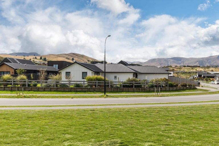 Photo of property in 8 Headley Drive, Lower Shotover, Queenstown, 9304