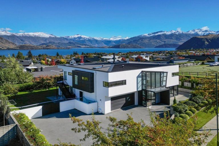 Photo of property in 47 Forest Heights, Wanaka, 9305