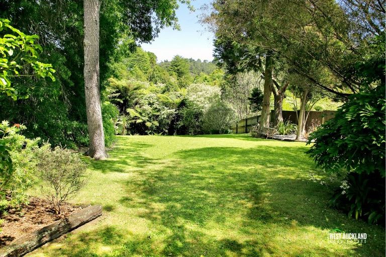 Photo of property in 623a Swanson Road, Swanson, Auckland, 0612