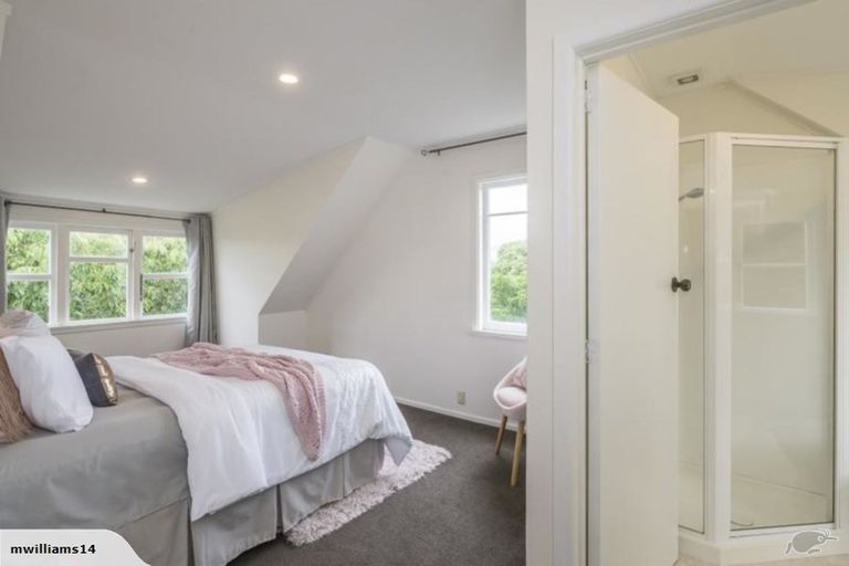 Photo of property in 51 Renown Road, Raumati South, Paraparaumu, 5032