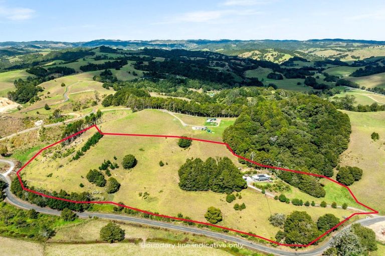 Photo of property in 442 Whananaki Road North, Opuawhanga, Hikurangi, 0181