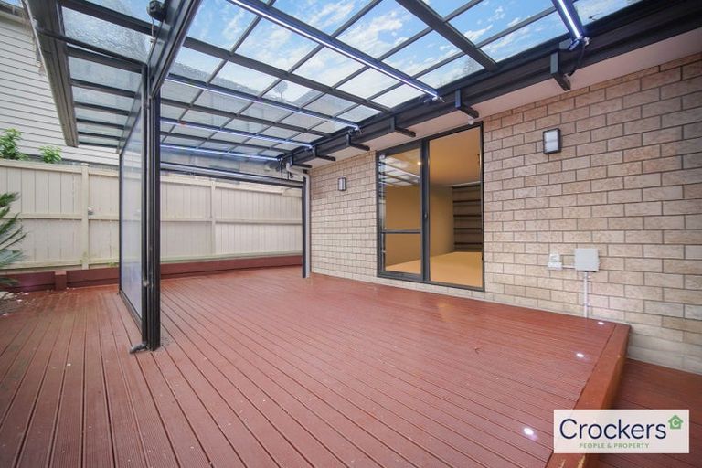 Photo of property in 2 Conti Drive, Flat Bush, Auckland, 2019