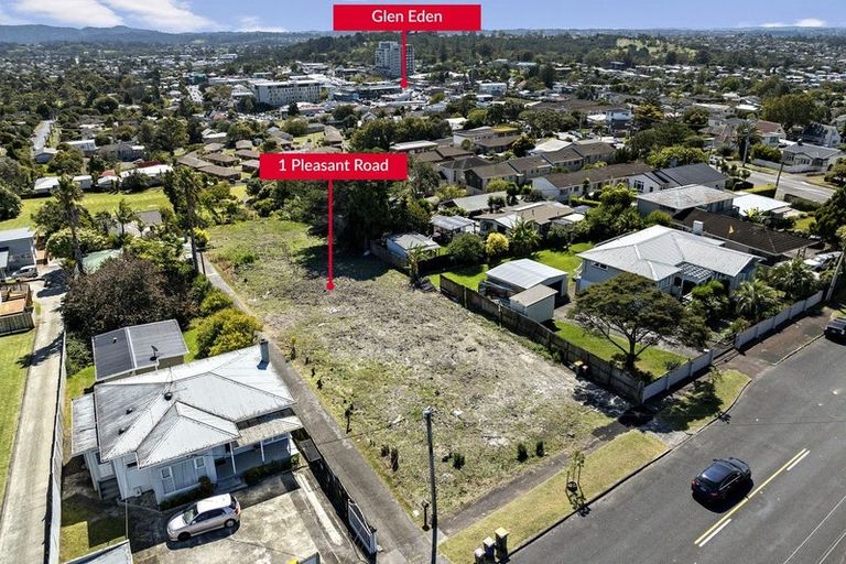 Photo of property in 1 Pleasant Road, Glen Eden, Auckland, 0602