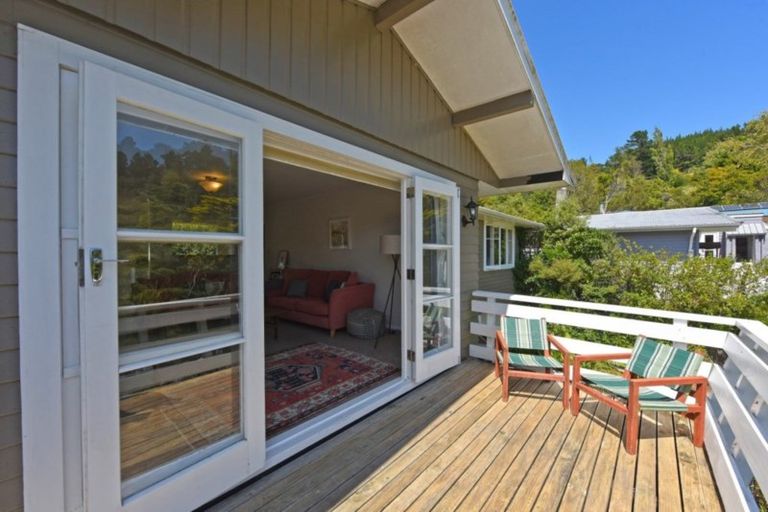 Photo of property in 11 Winchester Avenue, Pinehaven, Upper Hutt, 5019