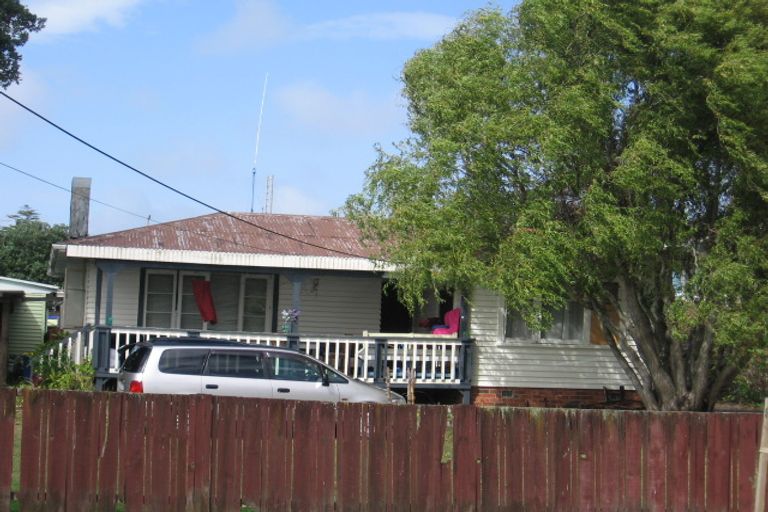 Photo of property in 16 Barbary Avenue, Kelston, Auckland, 0602