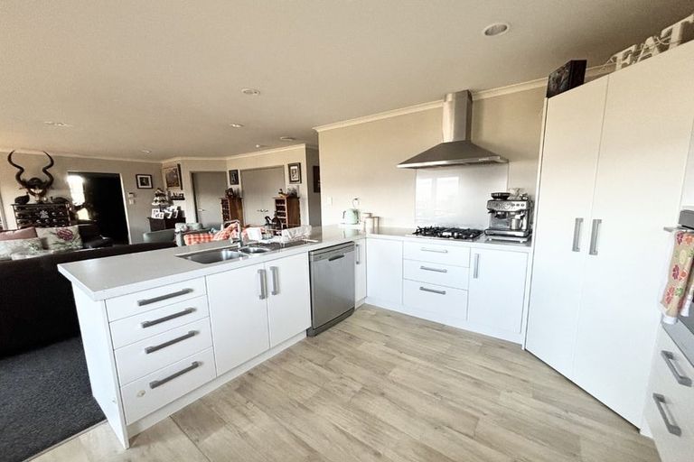 Photo of property in 35 Percy Kinsman Crescent, Riverstone Terraces, Upper Hutt, 5018