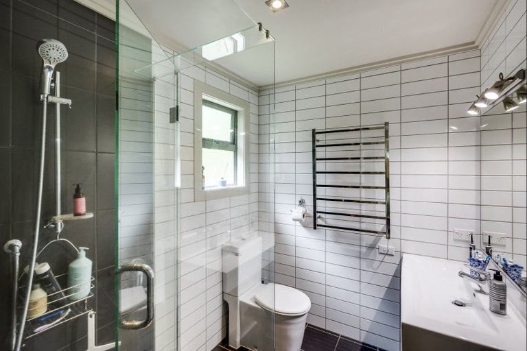 Photo of property in 49 Chaucer Road, Hospital Hill, Napier, 4110