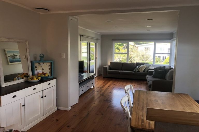 Photo of property in 58 Saffron Street, Birkdale, Auckland, 0626