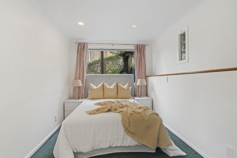 Photo of property in 12 Kaitake Place, Oakura, 4314