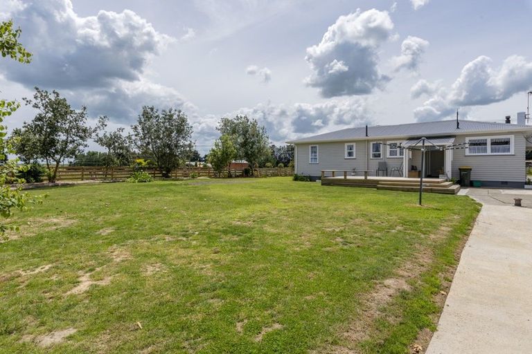 Photo of property in 335 Kawiu Road, Levin, 5510